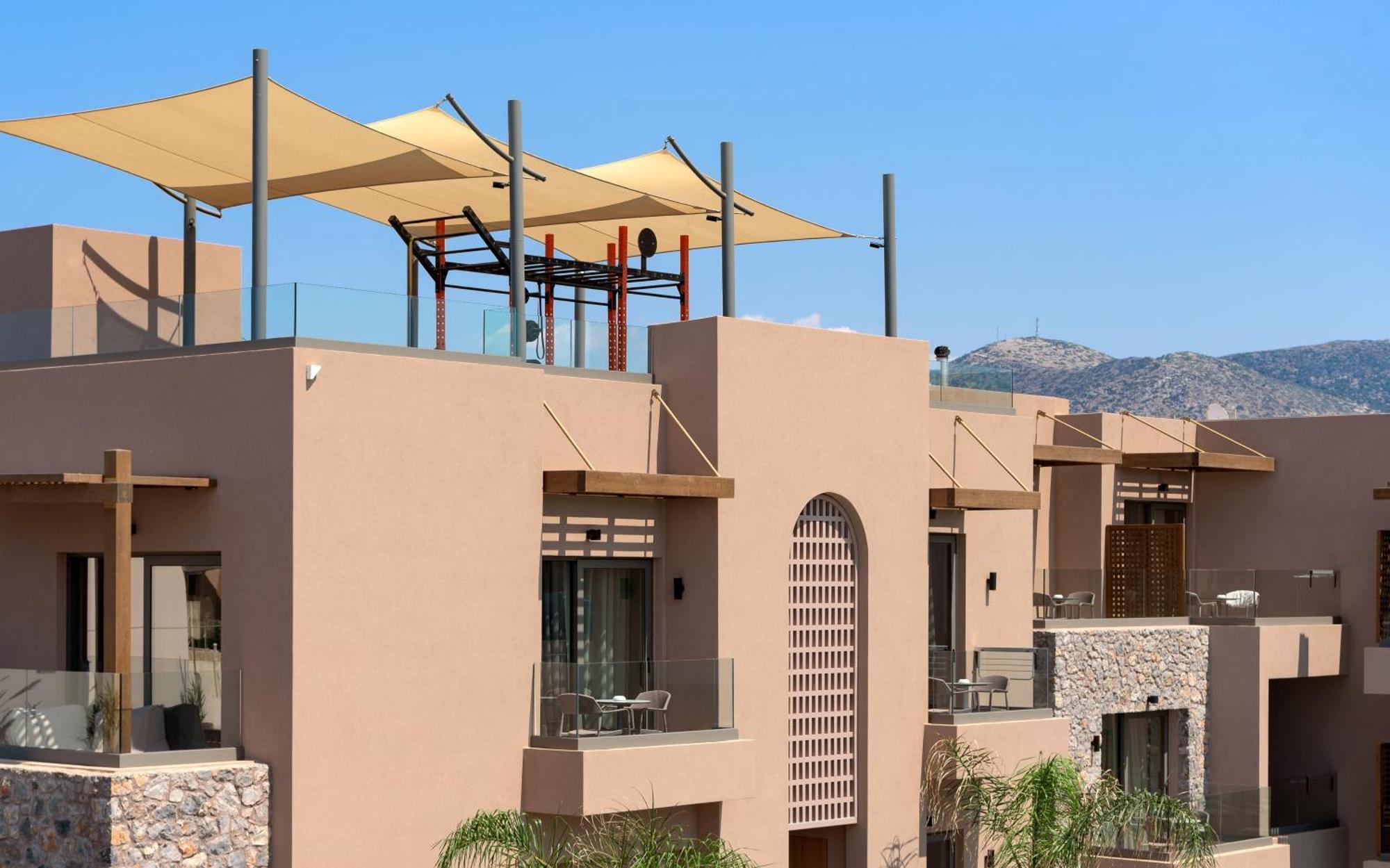 Paralos Venus Adults Only 5*