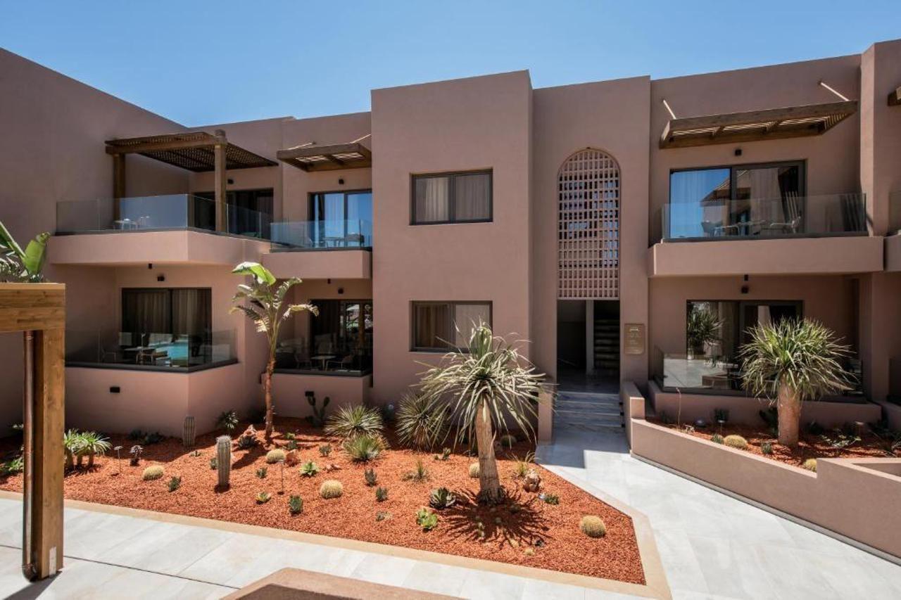 Paralos Venus Adults Only 5*